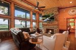 Feather & Fawn Lodge: Living Room